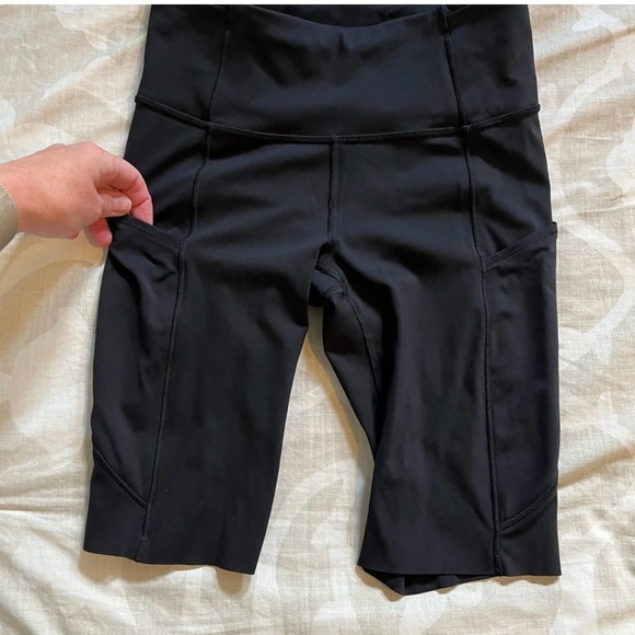 Lululemon Fast And Free Short 10" *Non-Reflective
Black women’s size 4 - Picture 6 of 9